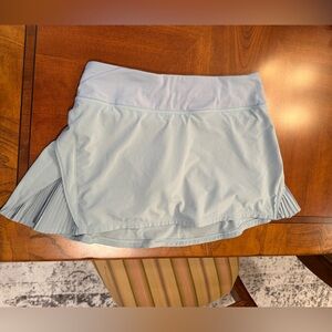 Lululemon Athletica Sky Blue Skirt size 6